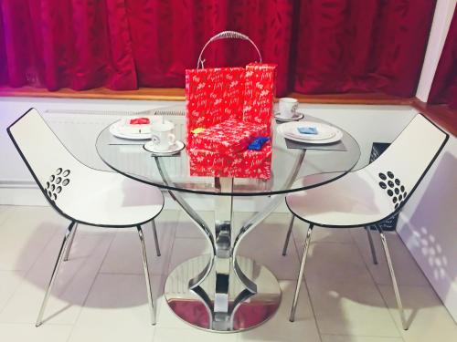 Hotellet från utsidan, Black Pan Holiday Cottage in Lake South