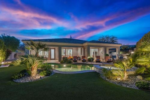 Living Easy on Gentle Breezy! Montage Villa in Indio, USA