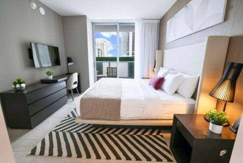 7th Floor Ocean View 2 BDR by Zen Vacation Rentals in Hollywood, USA