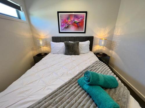Stunning Dickson Luxe 3BR 2Bath Double Garage WiFi Brand New Home photo 3