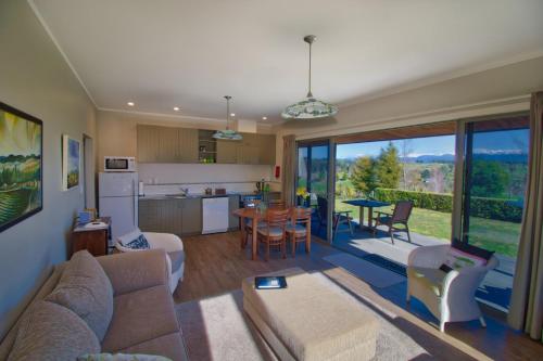 Clayridge Cottages in Ruby Bay