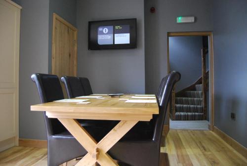 ห้องครัว, The Feathers in รัททิน