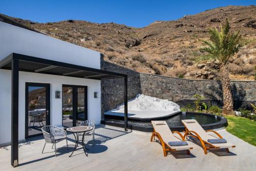 مسبح, Palm Island Suites in Panagia Kalou