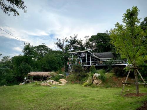 Tid Khao Glamping & Bar