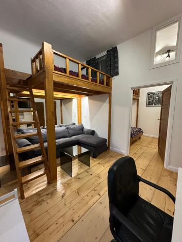 Cozy New Loft Apartment, Прага (фото 10)