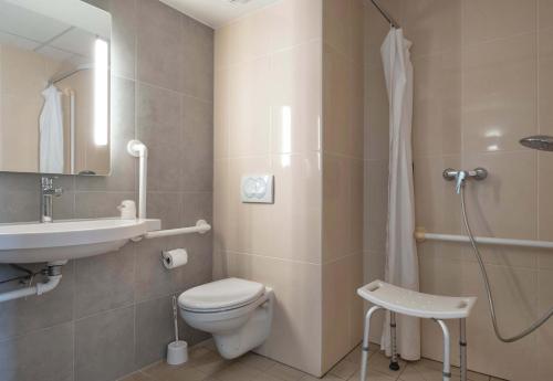 B&B Hôtel Niort Marais Poitevin - image 6