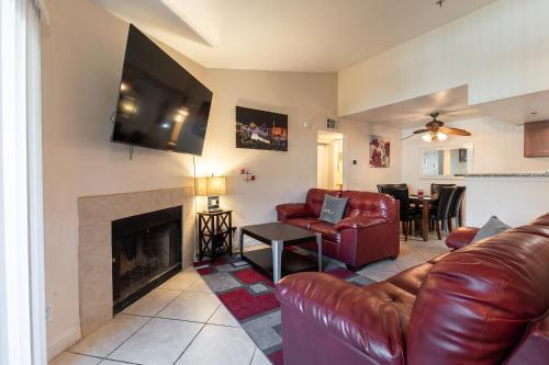 Rio-Adjacent 2BR Pool, Gym, Free Parking, Las Vegas