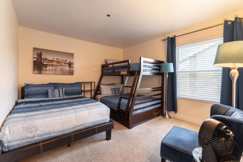 Rio-Adjacent 2BR Pool, Gym, Free Parking, Las Vegas (photo 9)