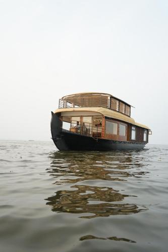 House boat