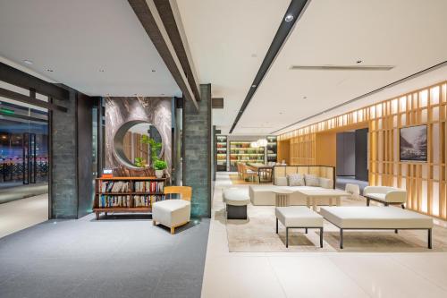Atour X Hotel Shanghai Middle Ring Bailian Tongchuan Road Metro Station near MeiLingGong Restaurant