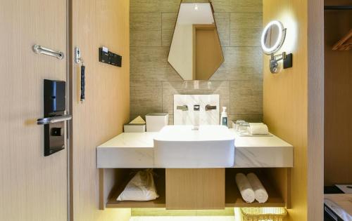 北京望京798艺术区亚朵酒店