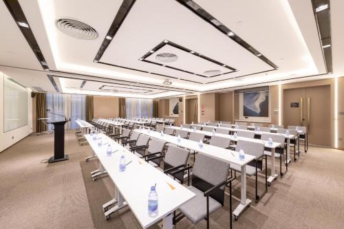 珠海唐家湾大学城金鼎广场亚朵酒店 珠海唐家湾大学城金鼎广场亚朵酒店