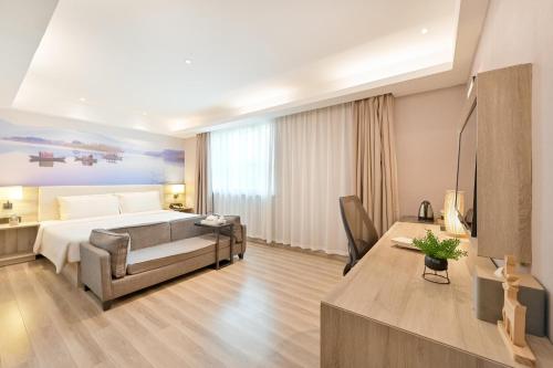 503293986 Atour Hotel Dalian Zhongshan Square