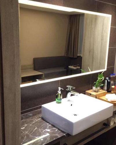 503294107 Atour Hotel Dalian Zhongshan Square
