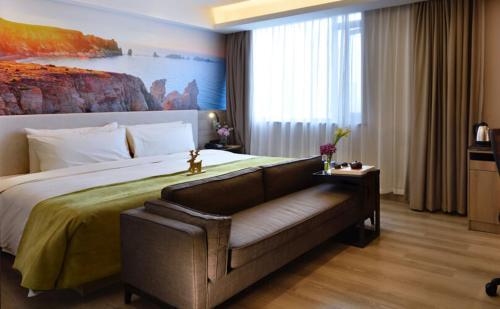 503294130 Atour Hotel Dalian Zhongshan Square