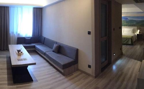 503294254 Atour Hotel Dalian Zhongshan Square