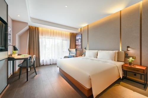 Superior Double Room image 2