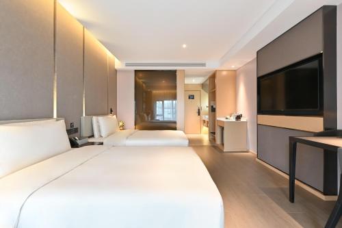 Superior Twin Room image 1