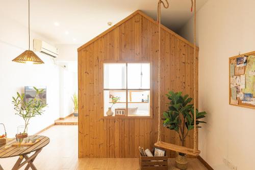 One-Bedroom Apartment image 4