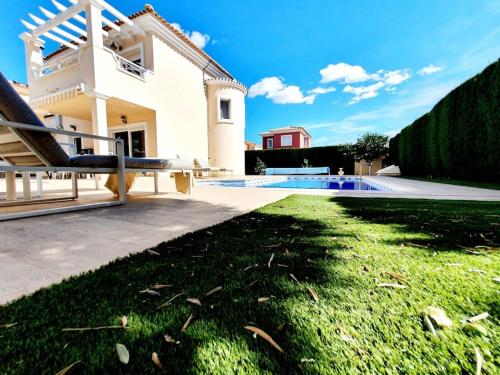 Casa Mariposa Altaona Golf in โล เมดิโก