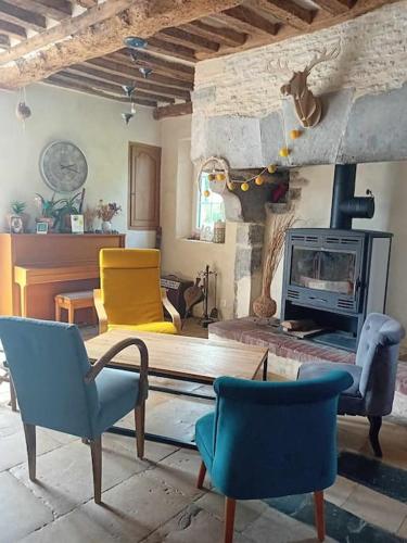 Maison de famille: Les Castelets gîte à louer La Cambe