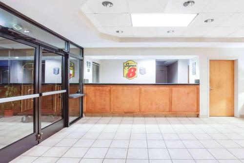Super 8 by Wyndham Crossville TN in Crossville, USA