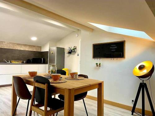 Cosy au calme, climatisation, 3min A41 in 貝爾南
