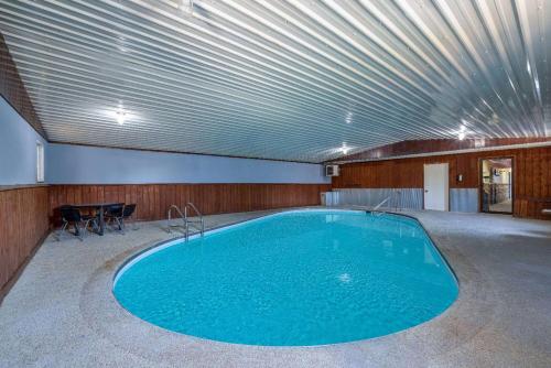 Travelodge by Wyndham Livingston - image 6