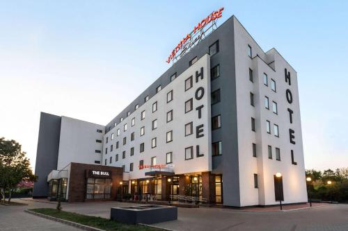 Vienna House Easy by Wyndham Bucharest Airport - Hotel - Otopeni