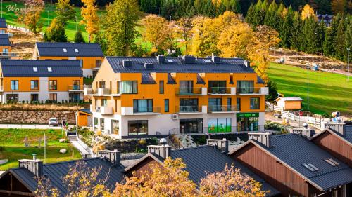 Wonder Home - Apartamenty Hillside tuż przy stoku, sklep, plac zabaw i zewnętrzna siłownia na terenie kompleksu, Karpacz