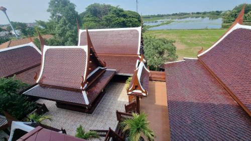 Ayutthaya teak home Homestay