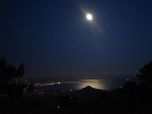 Villa Ormarine, vue exceptionnelle sur la baie de Cannes et le Mercantour