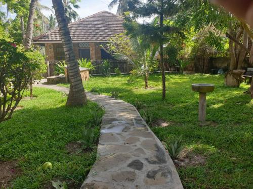 3 bedrooms, 5 beds