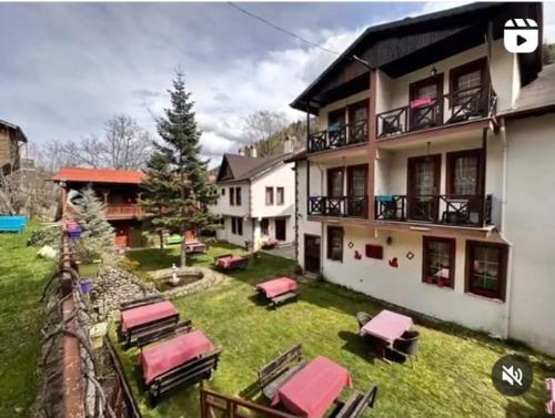 Abant Dort Mevsi̇m Konaği Hostel - Auberge de jeunesse - Dereceören