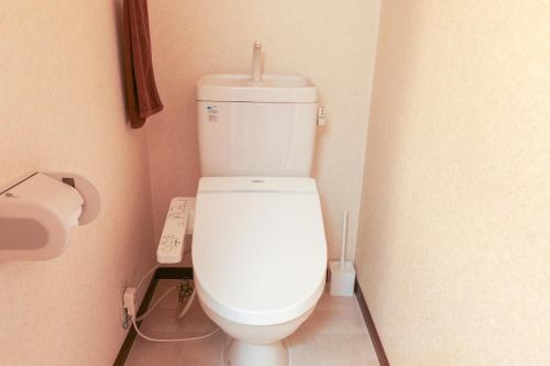 One-Bedroom Apartment image 2