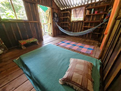 Quarto Que Brota do Chão