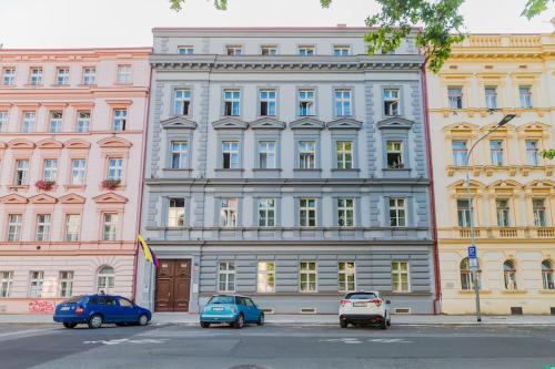 Cozy quiet new apartment in Karlin square, Прага (фото 2)