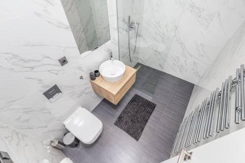 Cozy quiet new apartment in Karlin square, Прага (фото 4)