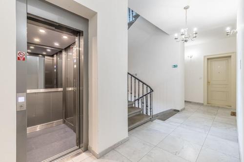 Cozy quiet new apartment in Karlin square, Прага (фото 5)