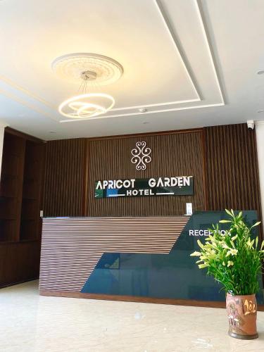 Apricot Garden Hotel - 로비
