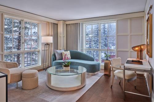 One-Bedroom King Suite