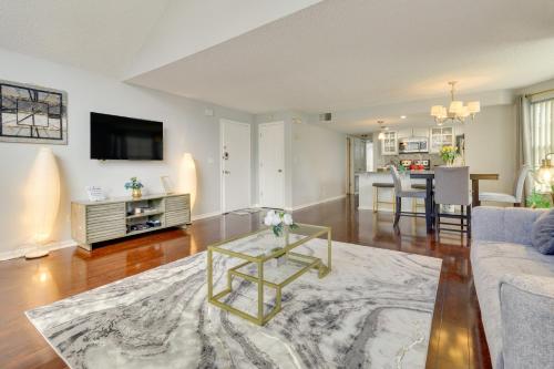 Kissimmee Condo with Perks 6 Mi to Disney World! in Kissimmee, USA