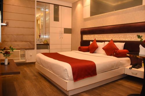 Hotel Gurveer Royal Lucknow