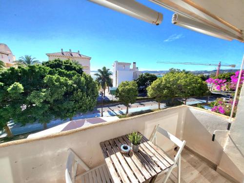 Beach Bungalow Port,free parking in ปวยร์โต เด เอสเตโปนา