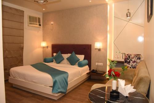 Deluxe Room image 2