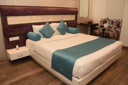 Deluxe Room image 1