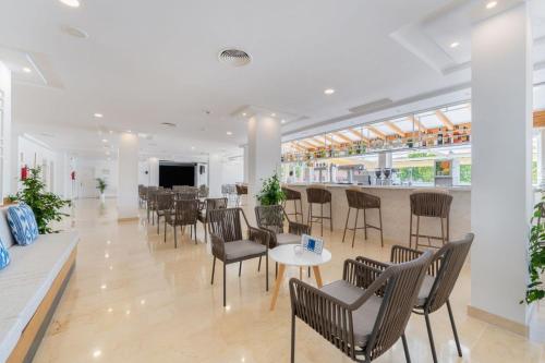 Aparthotel Caprice Isabel - 바/라운지