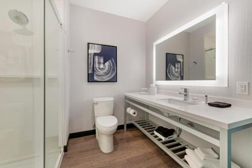 King Room - Non Smoking image 2