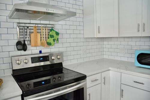 Tropical Retreat Near Beaches, Cruise Terminals in Merritt Island, USA