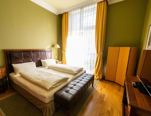 Premium Room image 9